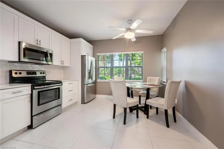 2420  Old Groves  RD, Naples, FL 34109