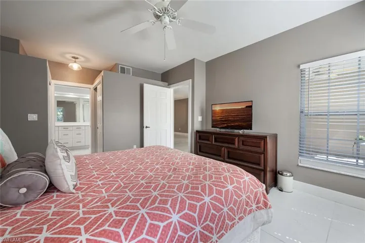 2420  Old Groves  RD, Naples, FL 34109