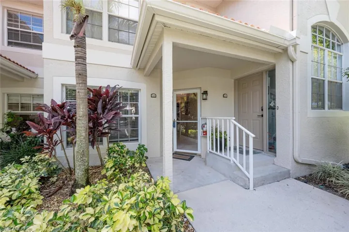2420  Old Groves  RD, Naples, FL 34109