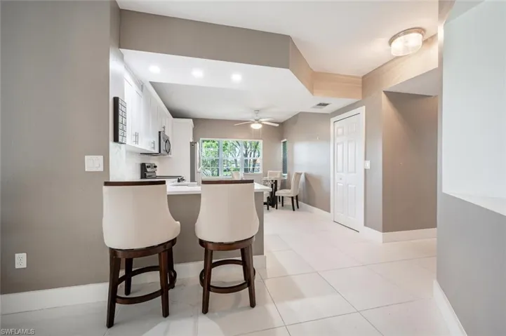 2420  Old Groves  RD, Naples, FL 34109