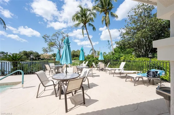 2420  Old Groves  RD, Naples, FL 34109