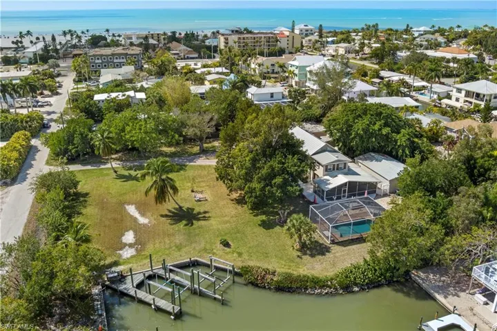 175 Bahia Via, Fort Myers Beach, Florida 33931