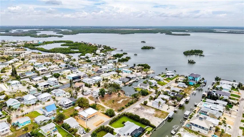 175 Bahia Via, Fort Myers Beach, Florida 33931
