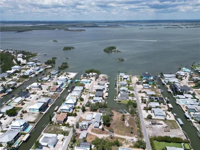 175 Bahia Via, Fort Myers Beach, Florida 33931
