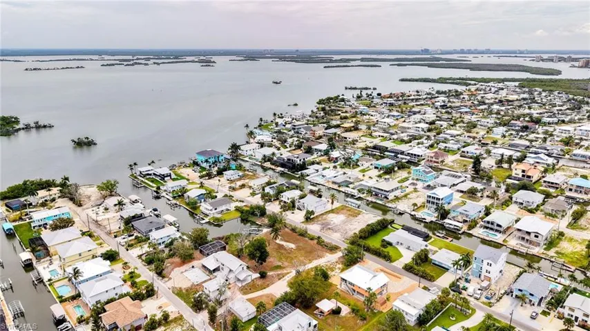 175 Bahia Via, Fort Myers Beach, Florida 33931