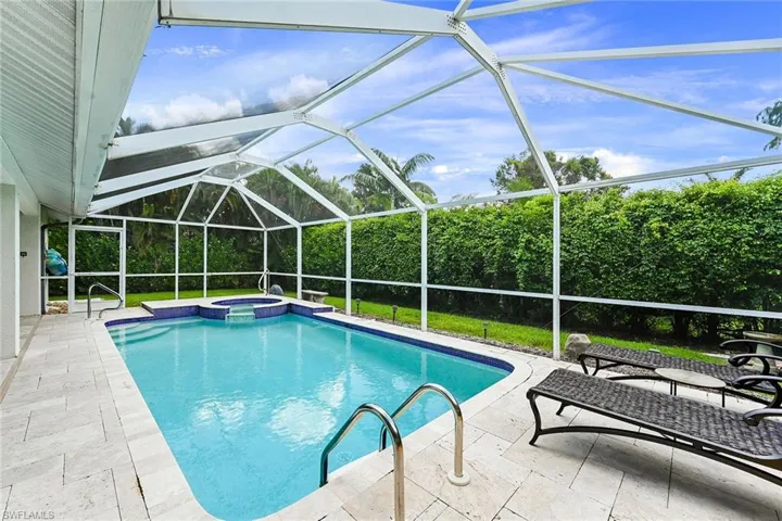 589 Lambton Ln, Naples, Florida 34104