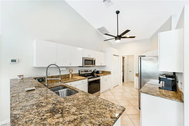 589 Lambton Ln, Naples, Florida 34104