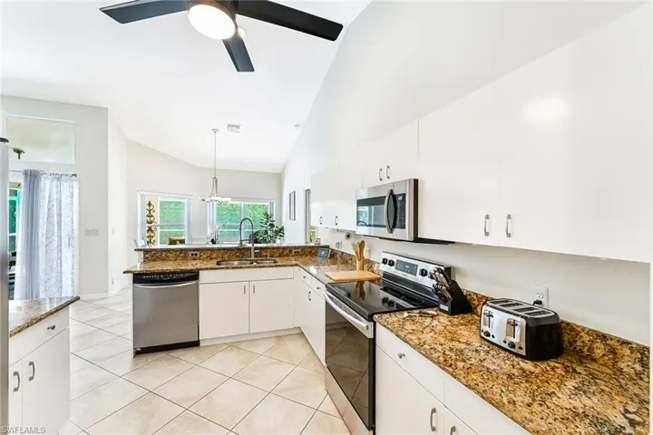 589 Lambton Ln, Naples, Florida 34104