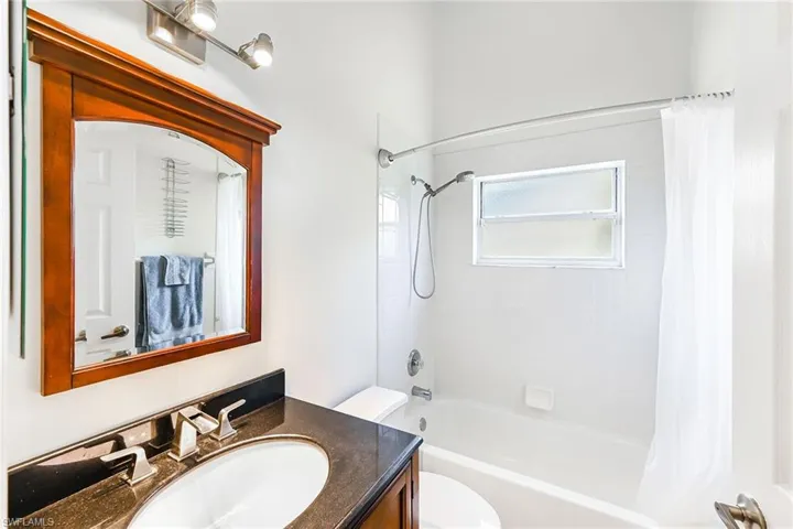 589 Lambton Ln, Naples, Florida 34104