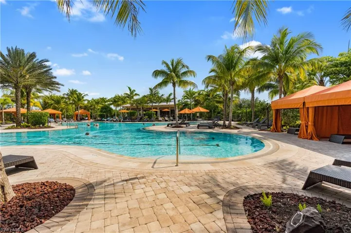 Esplanade Pool