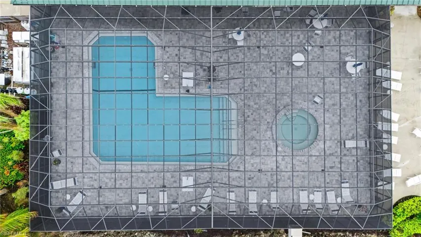 Birds eye view of property
