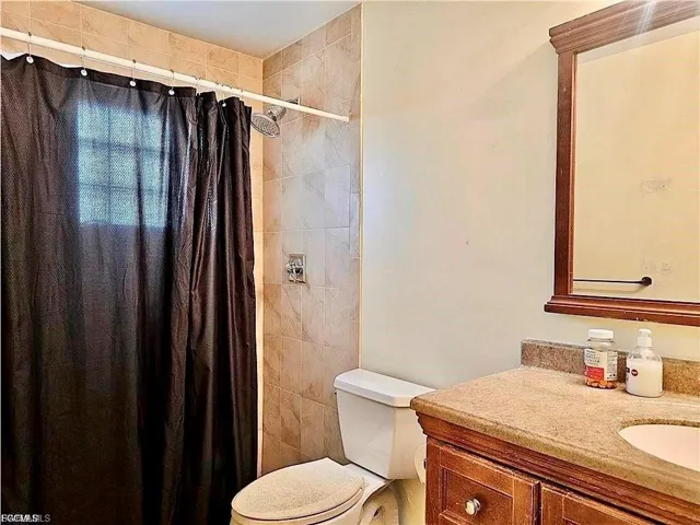 124 SE 31st  ST, Cape Coral, FL 33904