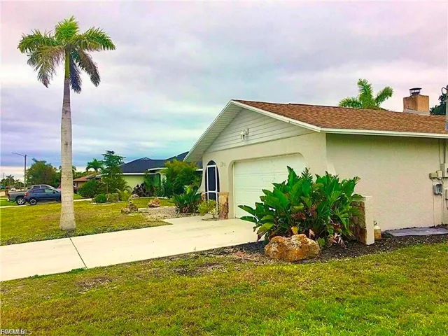 124 SE 31st  ST, Cape Coral, FL 33904