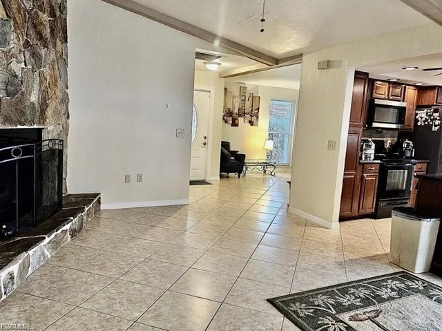 124 SE 31st  ST, Cape Coral, FL 33904