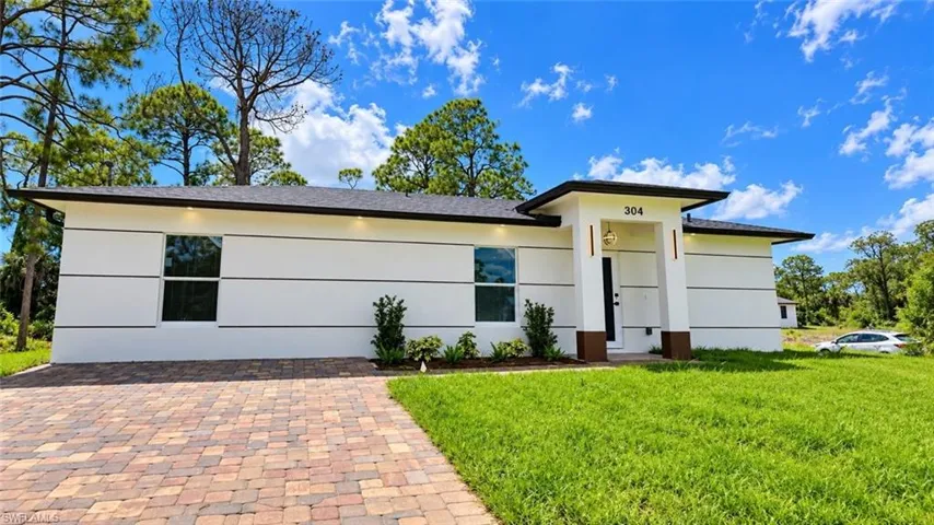 304 Mcarthur Blvd, Lehigh Acres, Florida 33974