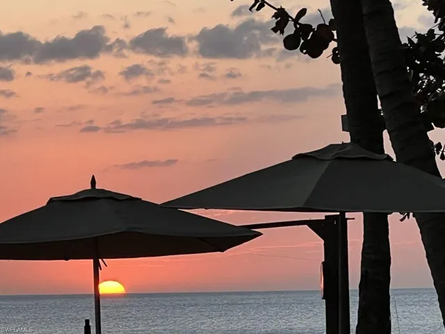 More beach dining at Balleen in LaPlaya Hotel
