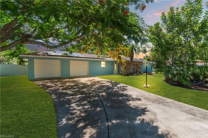 139 E Lake Dr, Lehigh Acres, Florida 33936
