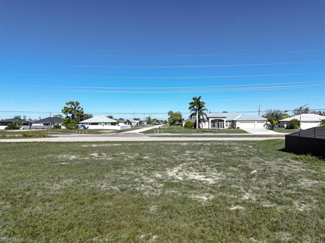 View of yard with a residential view