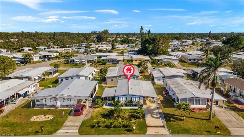 Drone / aerial view featuring a residential view