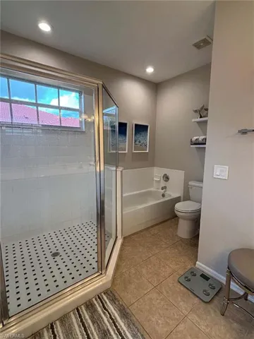 8125  Celeste  DR, Naples, FL 34113