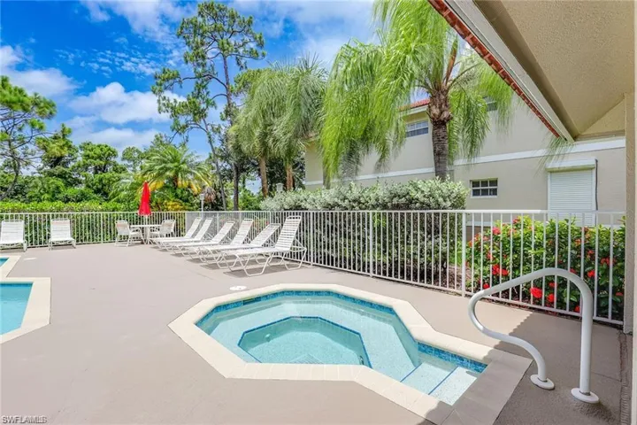 8125  Celeste  DR, Naples, FL 34113