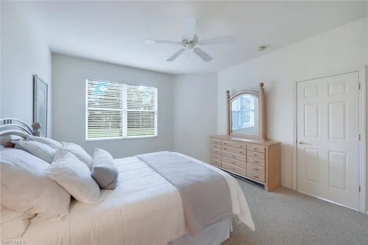 6086  Highwood Park  LN, Naples, FL 34110