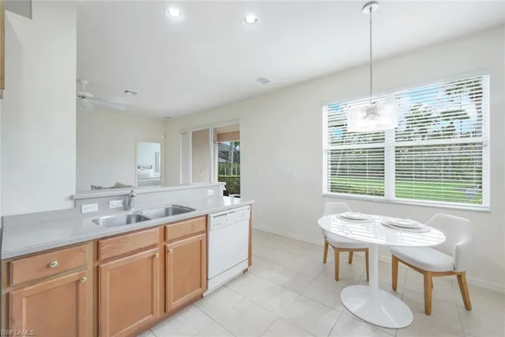 6086  Highwood Park  LN, Naples, FL 34110