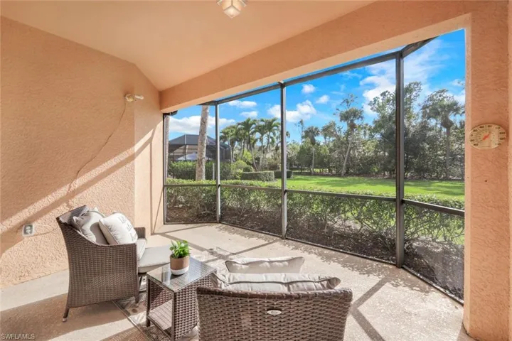 6086  Highwood Park  LN, Naples, FL 34110