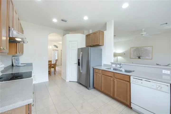 6086  Highwood Park  LN, Naples, FL 34110