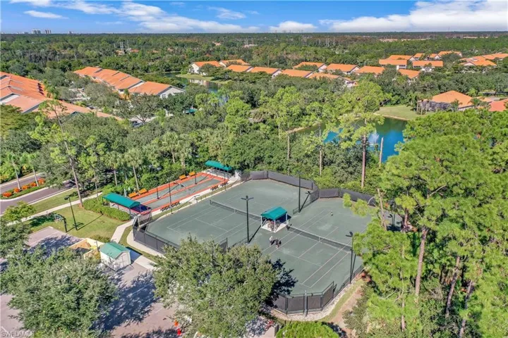 6086  Highwood Park  LN, Naples, FL 34110
