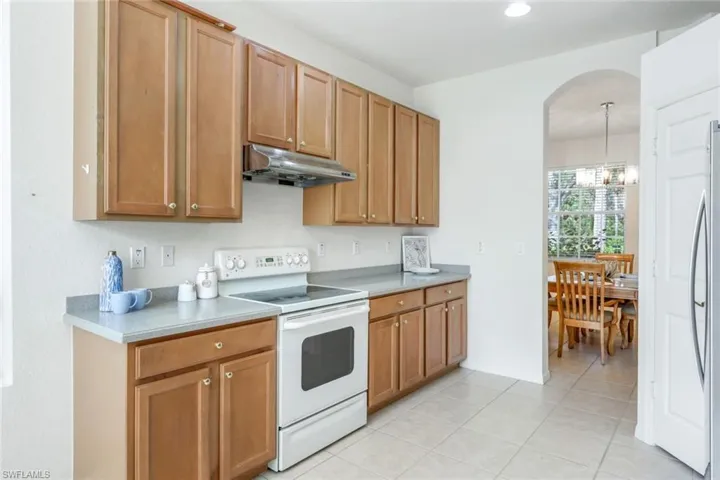6086  Highwood Park  LN, Naples, FL 34110
