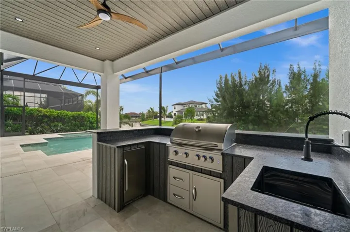 2833 Sw 17th Pl, Cape Coral, Florida 33914