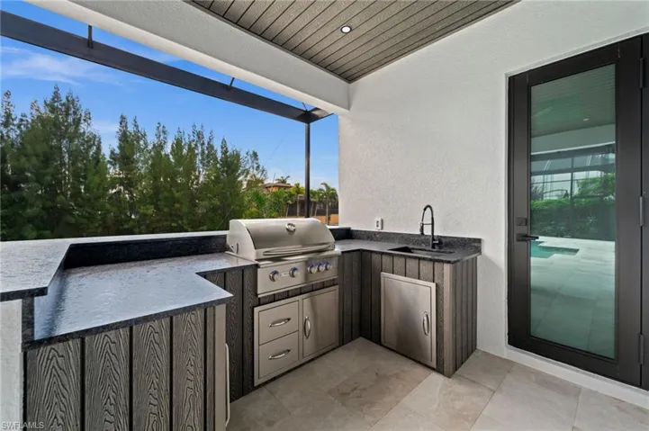2833 Sw 17th Pl, Cape Coral, Florida 33914