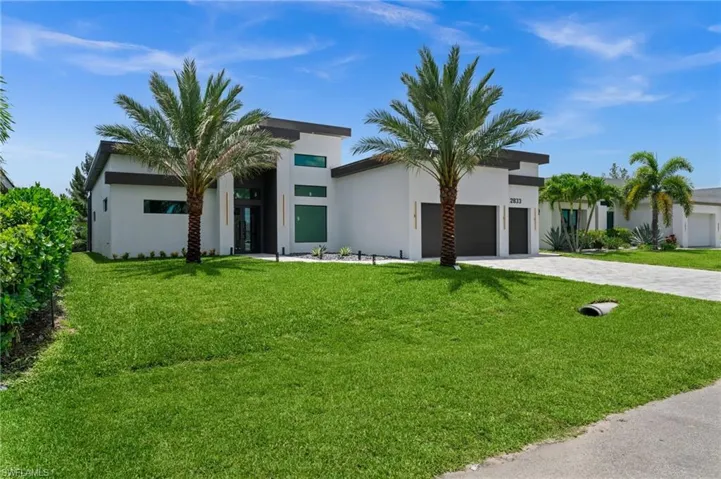2833 Sw 17th Pl, Cape Coral, Florida 33914