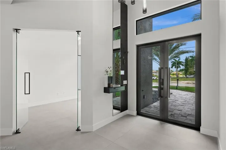 2833 Sw 17th Pl, Cape Coral, Florida 33914