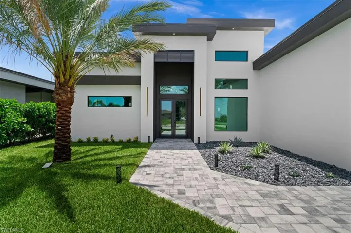 2833 Sw 17th Pl, Cape Coral, Florida 33914