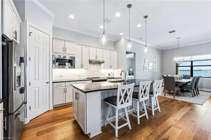 Bright Kitchen
