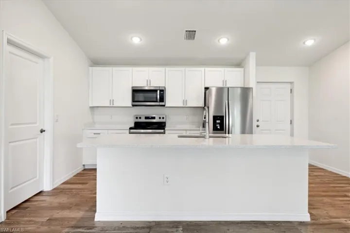 1152 Nw 1st Pl, Cape Coral Fl 33993