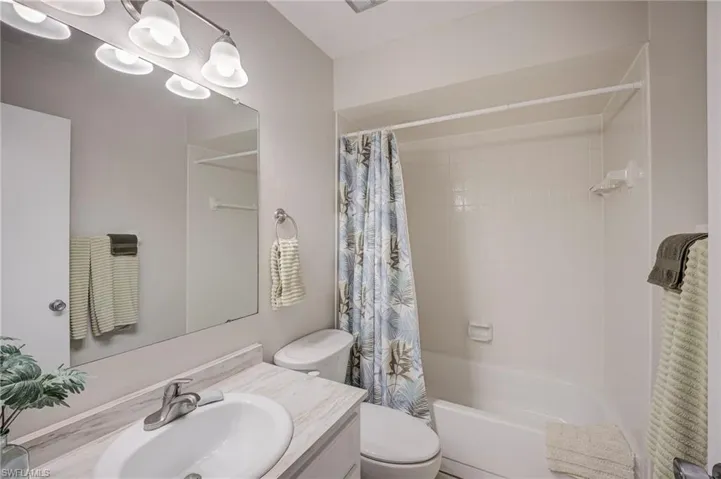 4629 Se 5th Pl 15, Cape Coral, Florida 33904