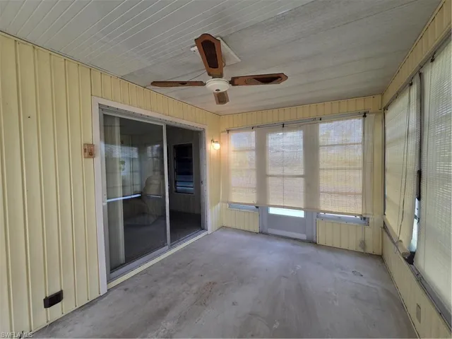 NEW ROOF, NEW CARPORT, and sunny Florida Room!