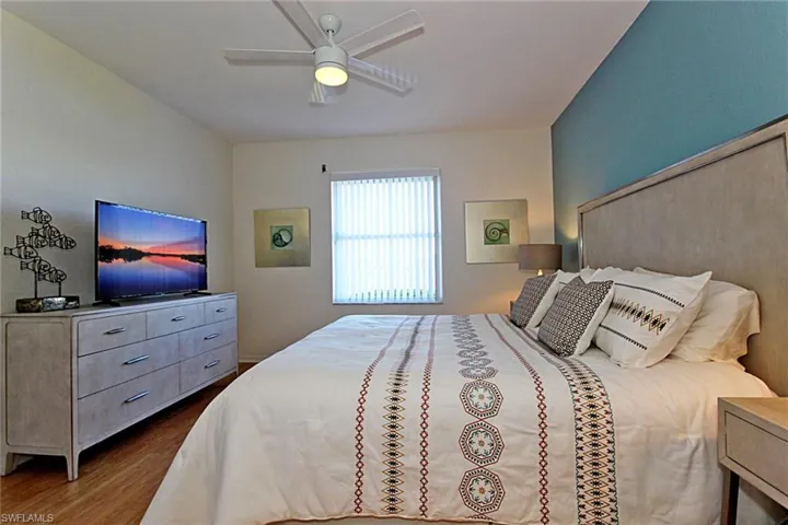 Master Bedroom, King Bed