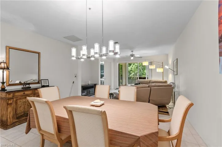 4853 Hampshire Ct 105, Naples, Florida 34112