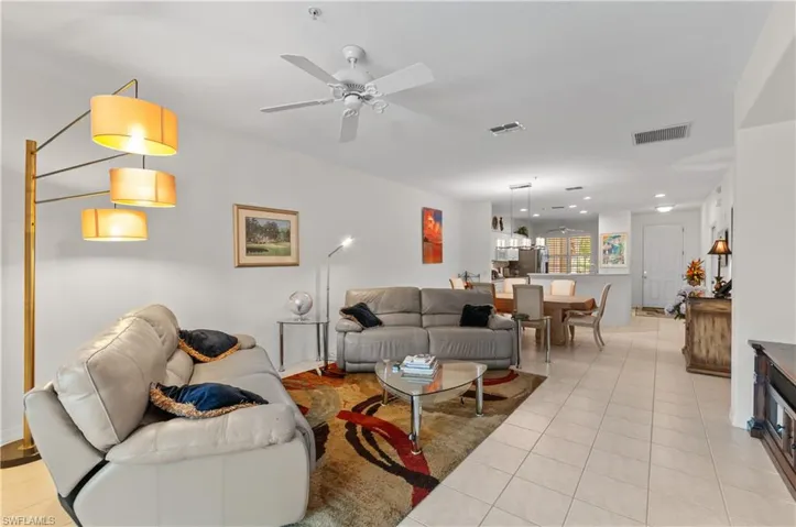 4853 Hampshire Ct 105, Naples, Florida 34112