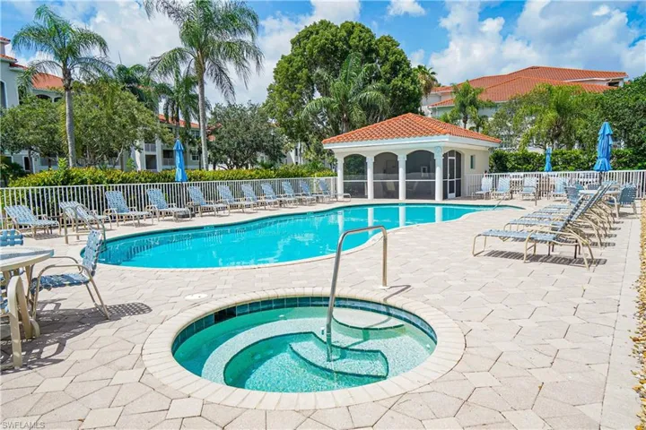 4853 Hampshire Ct 105, Naples, Florida 34112