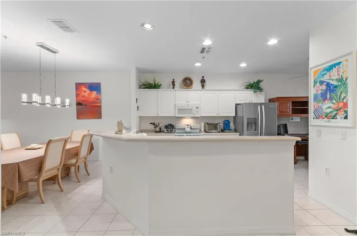 4853 Hampshire Ct 105, Naples, Florida 34112