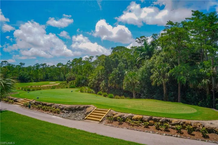 4853 Hampshire Ct 105, Naples, Florida 34112