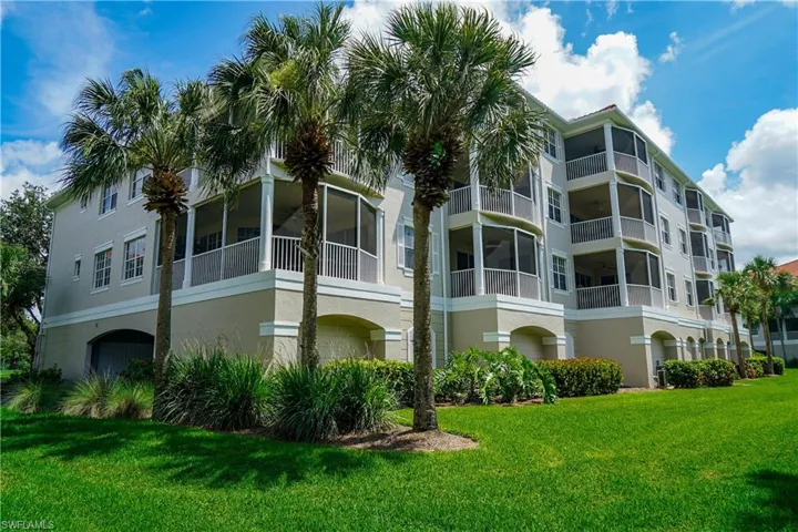 4853 Hampshire Ct 105, Naples, Florida 34112