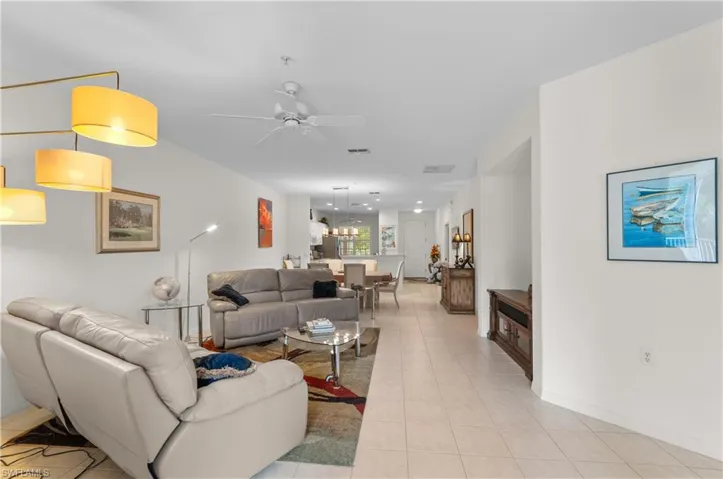 4853 Hampshire Ct 105, Naples, Florida 34112