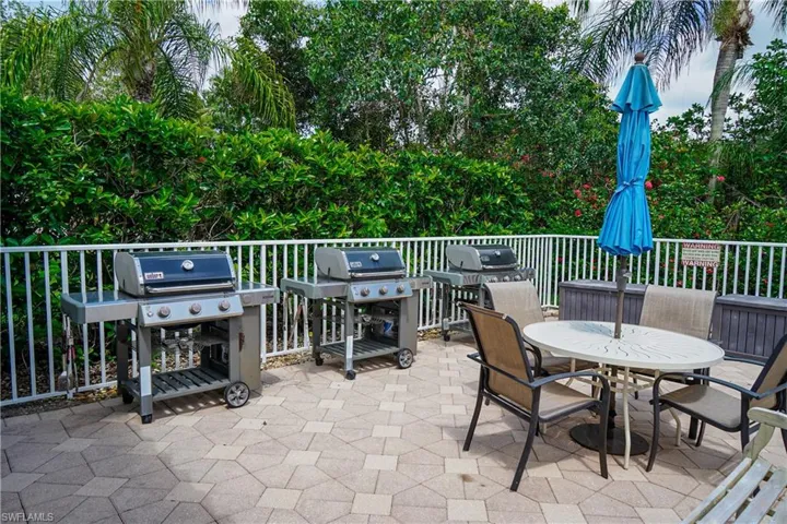 4853 Hampshire Ct 105, Naples, Florida 34112