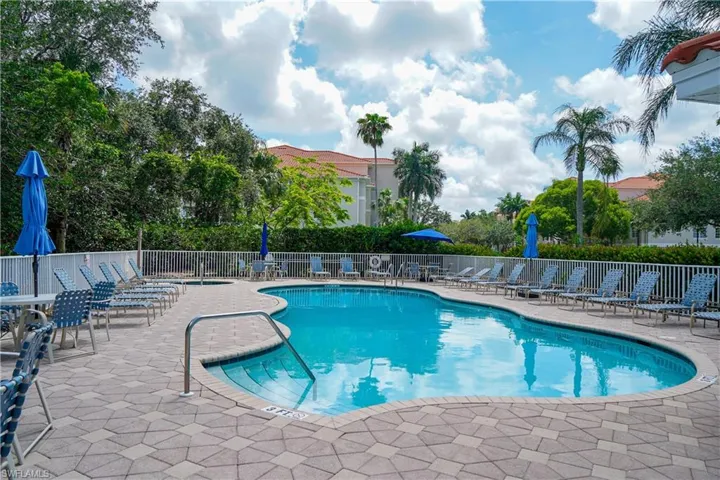 4853 Hampshire Ct 105, Naples, Florida 34112
